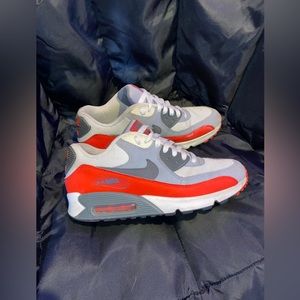 Air Max 90, varsity red, size 8.5, canvas material